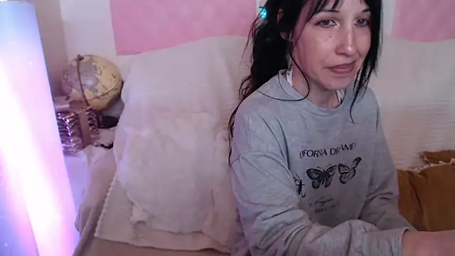 -carla- online show from 05-08-26, 05:22