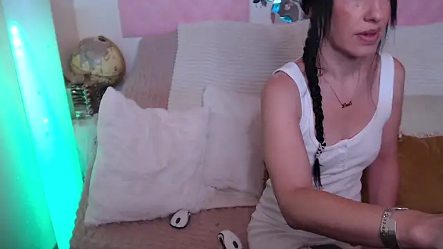 -carla- online show from 10-30-25, 03:09