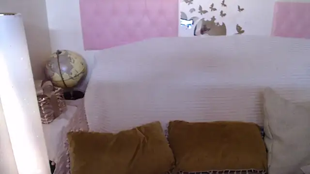 Snapshot of -carla- chatting on 03-19-26, 06:24 -carla- online show from 03-19-26, 06:24