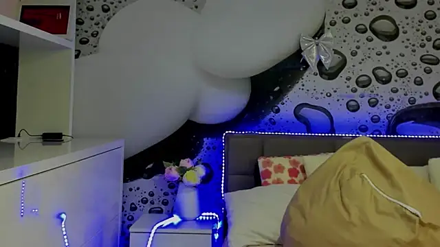 AlmaFancy online show from 04-01-26, 05:20