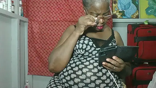 Snapshot of pink69pussy chatting on 10-20-25, 12:24 pink69pussy online show from 10-20-25, 12:24