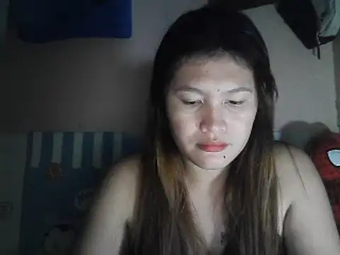 leamorena online show from 12-17-25, 04:23