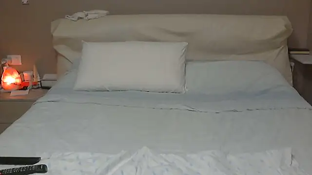 Snapshot of -K-- chatting on 03-09-25, 07:37 -K-- online show from 03-09-25, 07:37