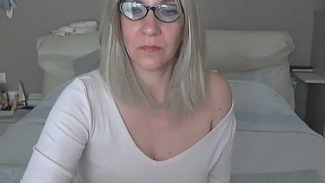 Snapshot of -K-- chatting on 03-09-25, 10:08 -K-- online show from 03-09-25, 10:08