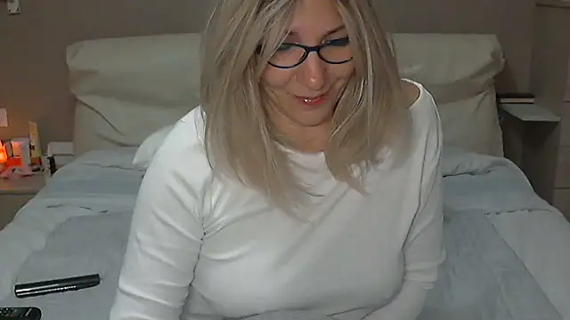 Snapshot of -K-- chatting on 03-04-25, 05:45 -K-- online show from 03-04-25, 05:45