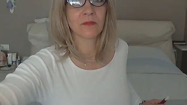 Snapshot of -K-- chatting on 03-17-25, 10:17 -K-- online show from 03-17-25, 10:17