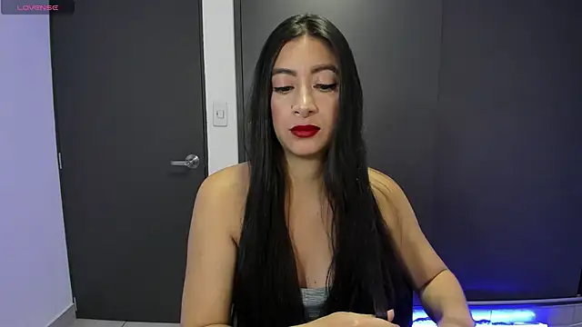 Snapshot of MeganWhite3 chatting on 12-14-25, 01:34 MeganWhite3 online show from 12-14-25, 01:34