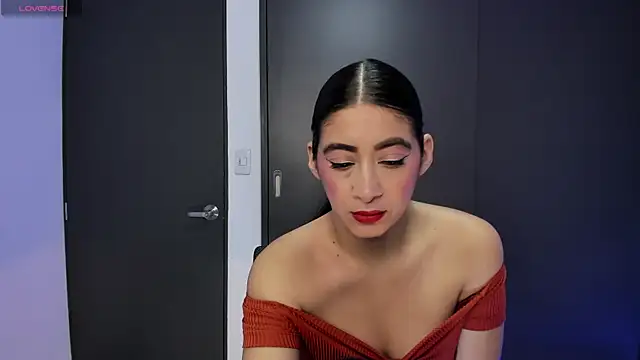 Snapshot of MeganWhite3 chatting on 11-09-25, 01:53 MeganWhite3 online show from 11-09-25, 01:53