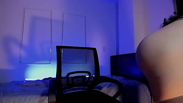 Snapshot of MeganWhite3 chatting on 02-05-26, 01:34 MeganWhite3 online show from 02-05-26, 01:34