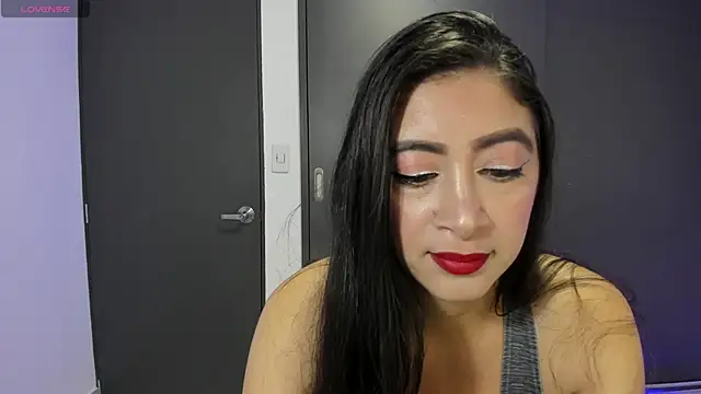 Snapshot of MeganWhite3 chatting on 12-18-25, 03:11 MeganWhite3 online show from 12-18-25, 03:11