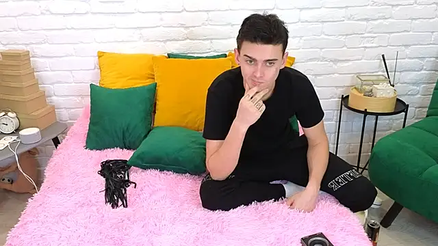 LandelRay online show from 02-18-25, 07:19