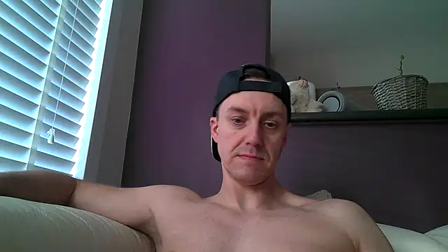 Snapshot of ploki2180 chatting on 03-02-25, 03:30 ploki2180 online show from 03-02-25, 03:30