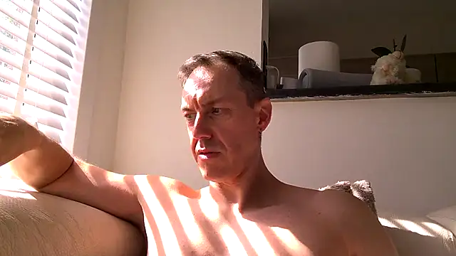 Snapshot of ploki2180 chatting on 09-14-25, 11:21 ploki2180 online show from 09-14-25, 11:21