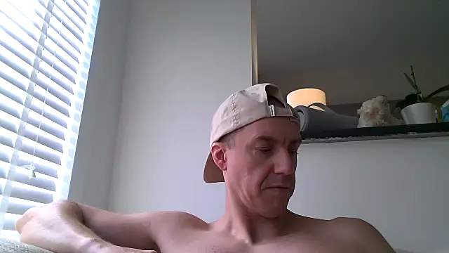 Snapshot of ploki2180 chatting on 10-05-25, 01:13 ploki2180 online show from 10-05-25, 01:13