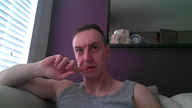 Snapshot of ploki2180 chatting on 02-23-25, 09:55 ploki2180 online show from 02-23-25, 09:55