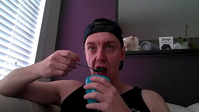 Snapshot of ploki2180 chatting on 03-09-25, 11:36 ploki2180 online show from 03-09-25, 11:36