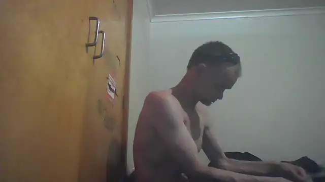 Snapshot of TooFknHorny1 chatting on 12-31-24, 08:15 TooFknHorny1 online show from 12-31-24, 08:15