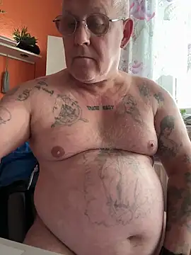 smaili1513 online show from 02-06-25, 10:04