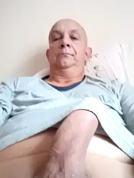 Snapshot of bigcock_marusz chatting on 10-17-25, 06:39 bigcock marusz online show from 10-17-25, 06:39
