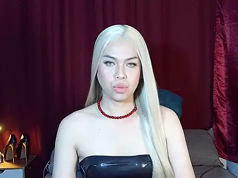 Snapshot of MistressLuna1 chatting on 06-02-26, 08:20 MistressLuna1 online show from 06-02-26, 08:20