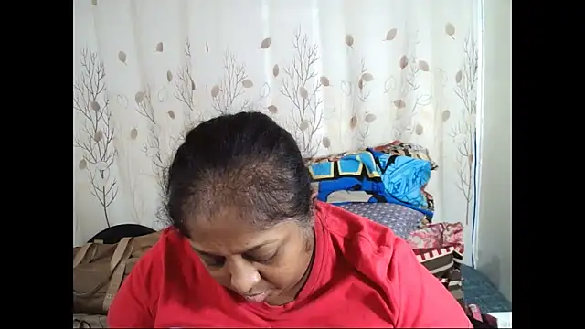 Snapshot of Indiantasha chatting on 10-14-25, 04:07 Indiantasha online show from 10-14-25, 04:07