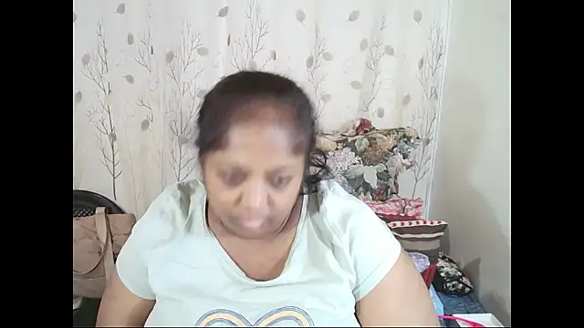 Snapshot of Indiantasha chatting on 06-24-26, 03:43 Indiantasha online show from 06-24-26, 03:43