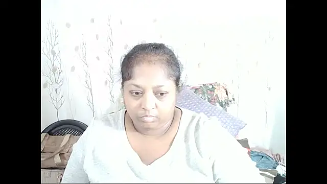 Snapshot of Indiantasha chatting on 10-01-25, 04:00 Indiantasha online show from 10-01-25, 04:00