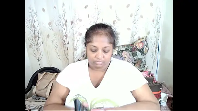 Snapshot of Indiantasha chatting on 06-16-26, 03:34 Indiantasha online show from 06-16-26, 03:34