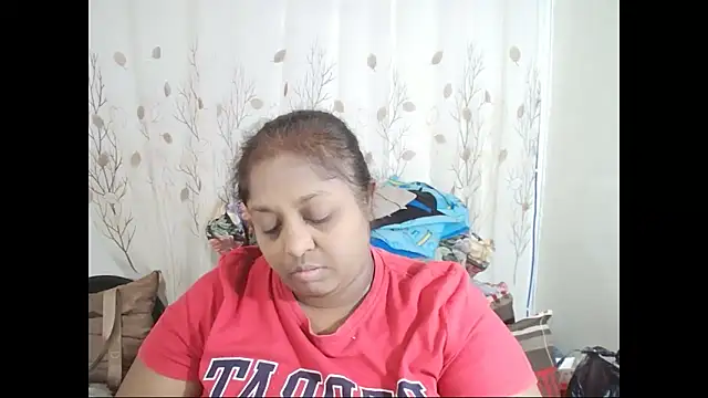 Snapshot of Indiantasha chatting on 09-23-25, 04:03 Indiantasha online show from 09-23-25, 04:03