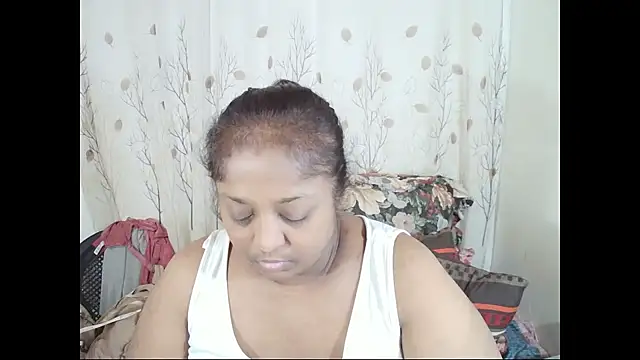 Snapshot of Indiantasha chatting on 06-27-26, 12:22 Indiantasha online show from 06-27-26, 12:22