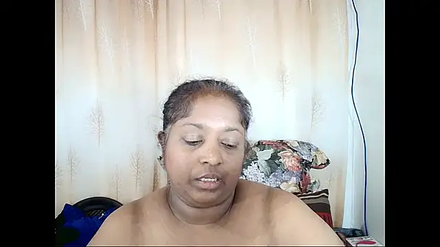 Snapshot of Indiantasha chatting on 03-08-25, 11:39 Indiantasha online show from 03-08-25, 11:39
