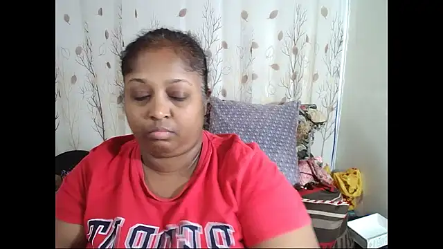 Snapshot of Indiantasha chatting on 10-21-25, 04:17 Indiantasha online show from 10-21-25, 04:17