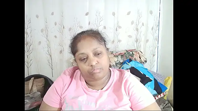 Snapshot of Indiantasha chatting on 09-25-25, 04:35 Indiantasha online show from 09-25-25, 04:35