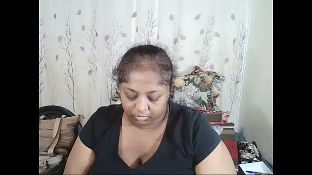 Snapshot of Indiantasha chatting on 06-17-26, 03:55 Indiantasha online show from 06-17-26, 03:55