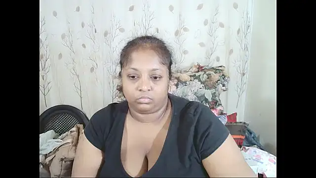 Snapshot of Indiantasha chatting on 06-12-26, 03:43 Indiantasha online show from 06-12-26, 03:43