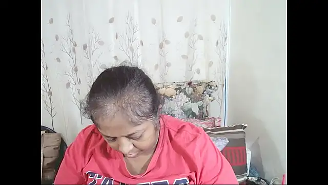 Snapshot of Indiantasha chatting on 06-18-26, 04:45 Indiantasha online show from 06-18-26, 04:45