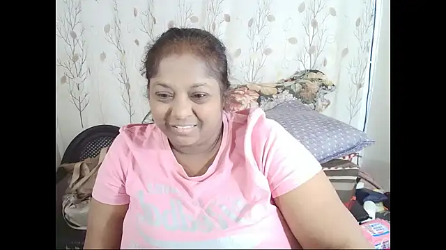 Snapshot of Indiantasha chatting on 09-12-25, 04:29 Indiantasha online show from 09-12-25, 04:29