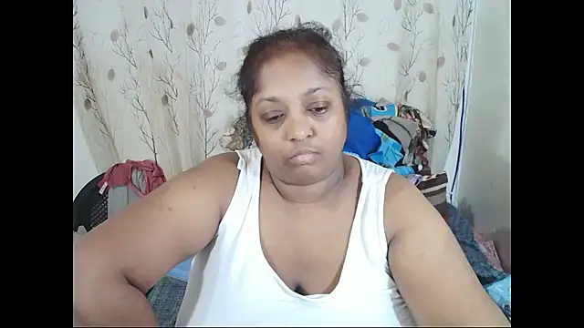 Snapshot of Indiantasha chatting on 06-27-26, 11:27 Indiantasha online show from 06-27-26, 11:27