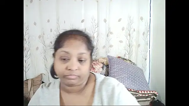 Snapshot of Indiantasha chatting on 09-26-25, 04:14 Indiantasha online show from 09-26-25, 04:14
