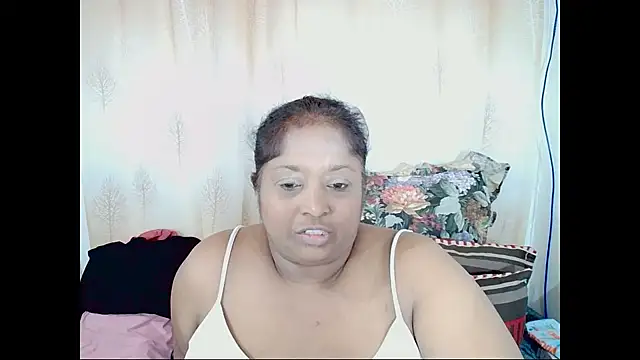 Snapshot of Indiantasha chatting on 03-12-25, 08:20 Indiantasha online show from 03-12-25, 08:20