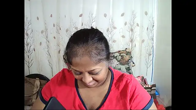 Snapshot of Indiantasha chatting on 10-20-25, 04:18 Indiantasha online show from 10-20-25, 04:18