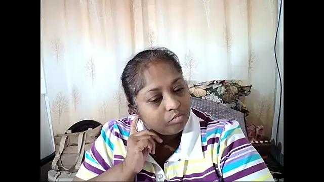 Snapshot of Indiantasha chatting on 03-06-25, 04:17 Indiantasha online show from 03-06-25, 04:17