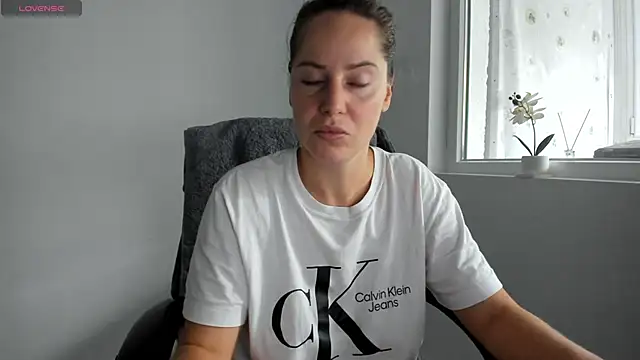 Snapshot of DiamondKay chatting on 10-01-25, 06:07 DiamondKay online show from 10-01-25, 06:07