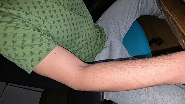 -luckybong- online show from 12-13-24, 10:02