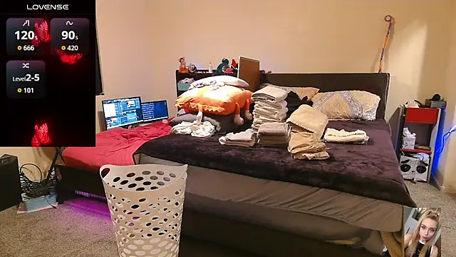 Blondiewithanass online show from 04-12-26, 08:17