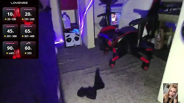 Blondiewithanass online show from 04-10-26, 09:00