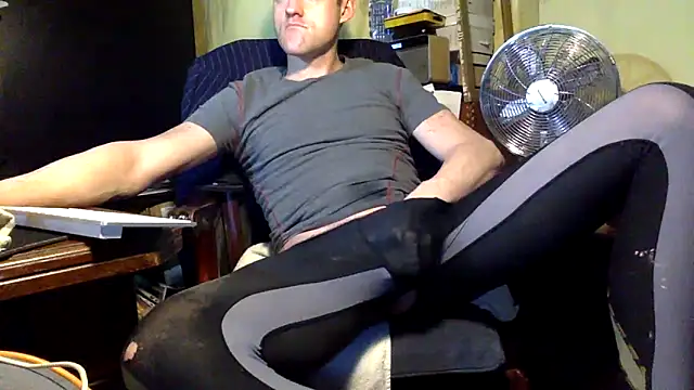 londonfuckwhore online show from 11-08-25, 04:05