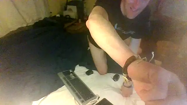 Snapshot of londonfuckwhore chatting on 01-14-25, 09:20 londonfuckwhore online show from 01-14-25, 09:20