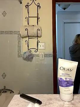 LittleMissEeve online show from 10-22-25, 04:17