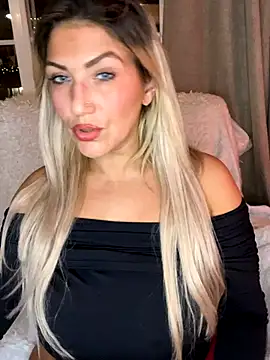 LittleMissEeve online show from 12-17-25, 01:54